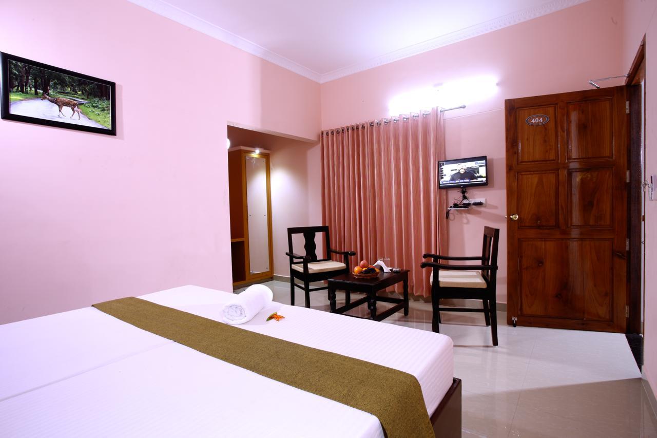 Clirind Resort Athirappilly Extérieur photo