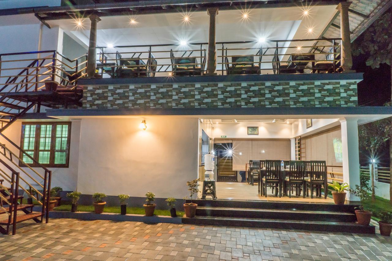 Clirind Resort Athirappilly Extérieur photo